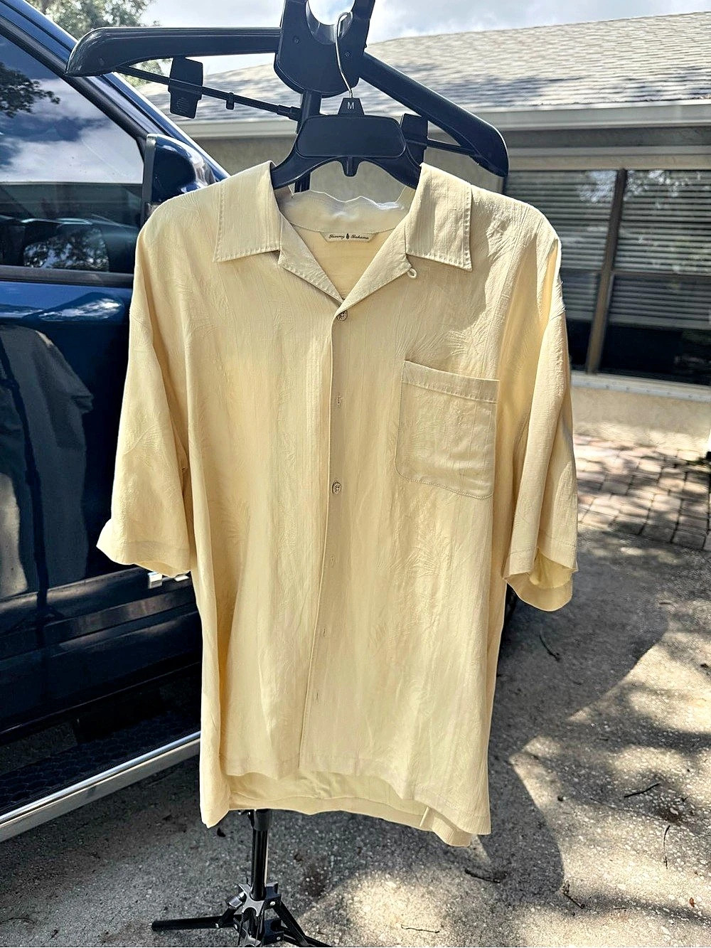 Tommy Bahama Short Sleeve Button Down in Yellow Size Large Like New